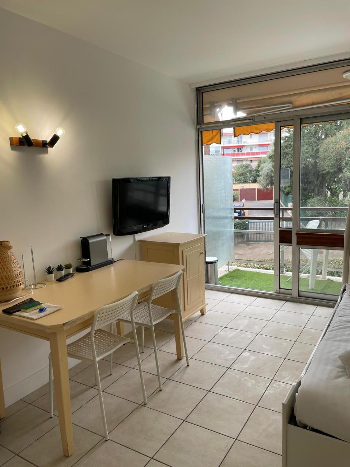 06U - Beautiful Studio In Residence - Swimming Pool And Tennis Court Saint-Laurent-du-Var Extérieur photo